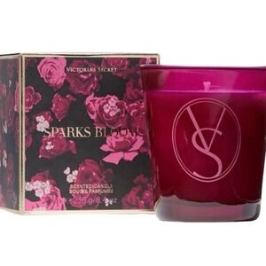 New Victoria’s Secret sparks bloom candle